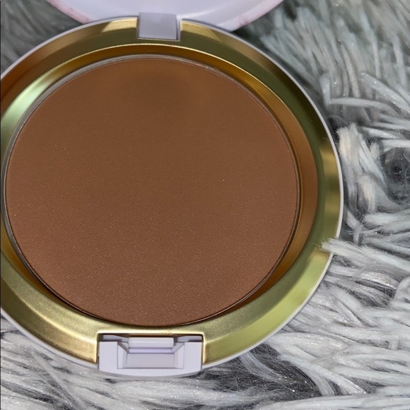 MAC cosmetics Next to Nothing Bronzing Powder - Picture 6 of 11